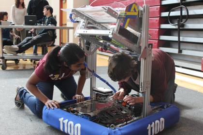 Robotics prepares for district competition