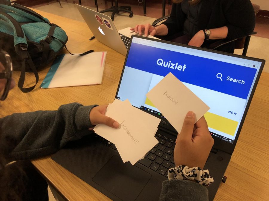 Students+use+a+variety+of+study+methods.+Some+prefer+traditional+note+cards+like+these%2C+while+others+use+technology%2C+like+Quizlet.