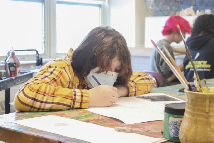 Freshman Bri Franchitto sketches in Art 2 class on Nov. 10, 2021.