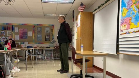 Holocaust survivor Jack Trompetter spoke to students enrolled in the Holocaust and Human Behavior class.