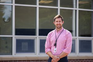 New Assistant Principal Matthew Gitkind is ready to embrace his new school community and build strong bonds with the students and faculty of Algonquin.