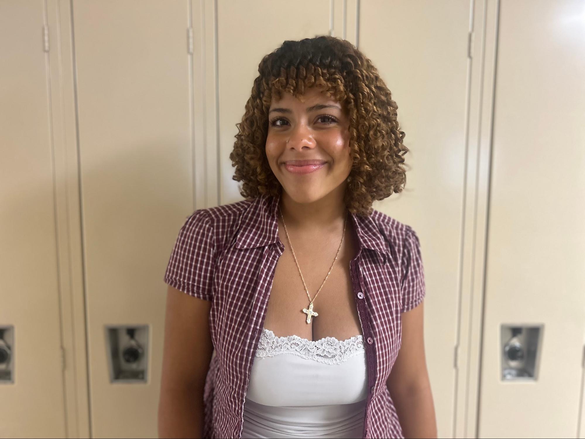 Sophomore Lara Dos Santos