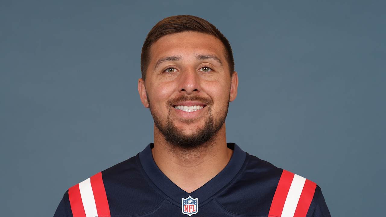 81- Tight End Austin Hooper C
