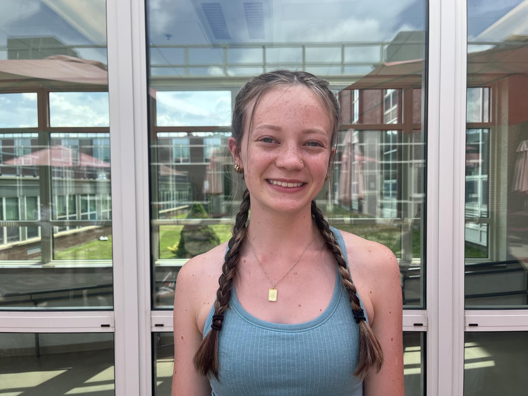 Sophomore Jane Belniak